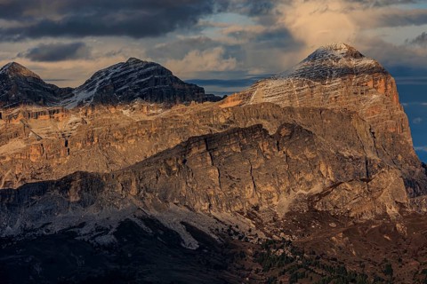 Steep mountains, mountain range, evening light, cloudy, autumn, Pordoi Pass, view of Tofana Group,