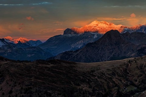 Dawn, clouds, morning mood, mountains, autumn, view of Piz Bö, Sella Group, Giau Pass, Dolomites,