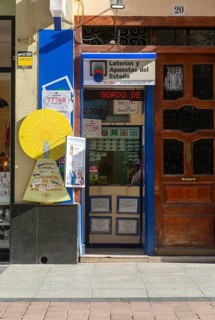 Lottery kiosk selling tickets, Loterias y Apuestas del Estado, Calle de Alfonso I, Zaragoza,