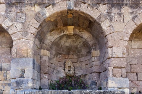 Middle terrace, fountain in retaining wall to the upper terrace, Asclepieion, Latin Aescupium,