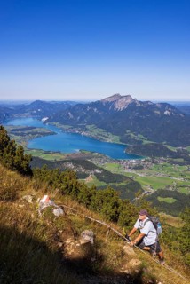 Hikers at the Iron Ladder on the way to Rettenkogel with Wolfgangsee, Postalm, Osterhorn Group,