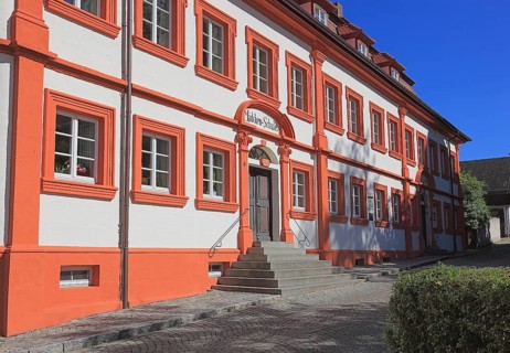Historic building in the city center, built in 1736 as the Bauersche Doppelkanonikatshaus, city of