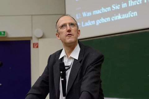 Friedemann Pulvermüller in an introduction to linguistics, 08.02.2013