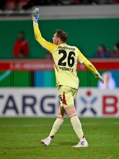 Goalkeeper Daniel Peretz Hamburger SV HSV (26) gesture gesture DFB-Pokal, Voith Arena, Heidenheim,