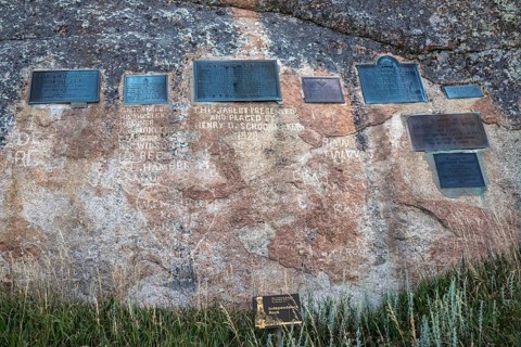 Alcova, Wyoming - Independence Rock, where more than 5, 000 emigrants carved their names while