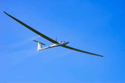 A Schempp-Hirth Nimbus 4M motor glider, D-KAOL registration, during a screening as part of an air
