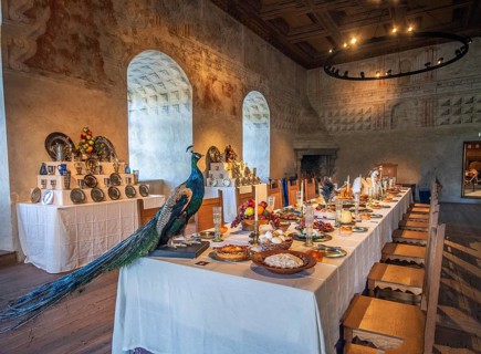 Interior of Kalmar Castle: The Easter table in the Grey Hall where Johan III ate his meals. Kalmar,