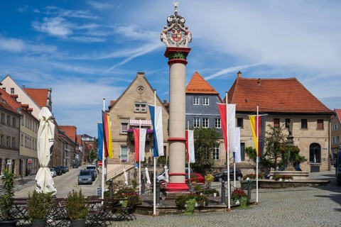 Melchior-Otto-Platz with Ehrensäule, Obere Altstadt, Kronach, Upper Franconia, Franconia, Bavaria,