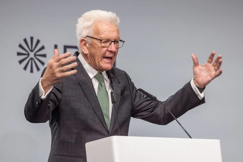 Winfried Kretschmann (Greens), Minister-President of Baden-Württemberg. portrait at the lectern