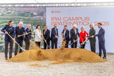 From left, architect Jacob van Rijs, OB Harry Mergel, Digital Minister Dr. Karsten Wildberger,
