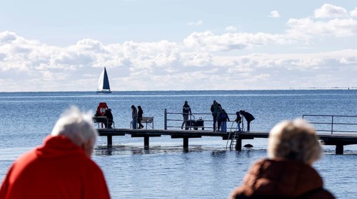 Beach scene on the south beach in sunny autumn weather, Fehmarn island, 18.10.2025, Fehmarn,