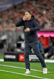 Coach Niko Kovac Borussia Dortmund BVB on the sidelines gesture gesture TV camera, German Classico,