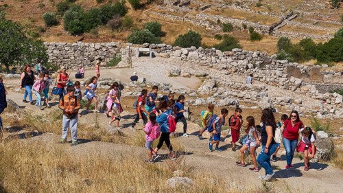 Group of students, archaeological site, UNESCO World Heritage Site, Mycenae, Mycenae, important