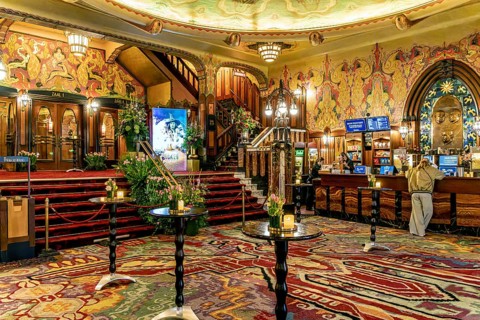 Foyer of the Tuschinski Theatre, Pathé Tuschinski, traditional cinema in the Art Deco style of the