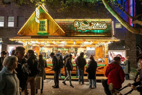 Snack stand at a city festival, Veggie Hütte, only sells vegetarian and vegan dishes, Essen, North