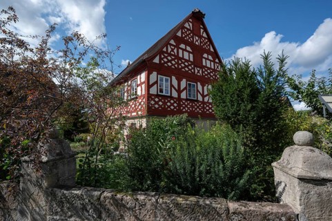 Fortified church rectory, built in 1700, Hannberg, Middle Franconia, Bavaria, Germany