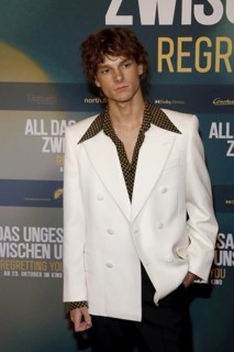 Mason Thames at a fan event for All das Ungesagte zwischen uns - Regretting You at the Zoo Palast