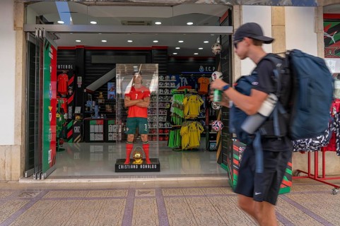 Sports shop, sells merchandise of the Portuguese national football team, various other local