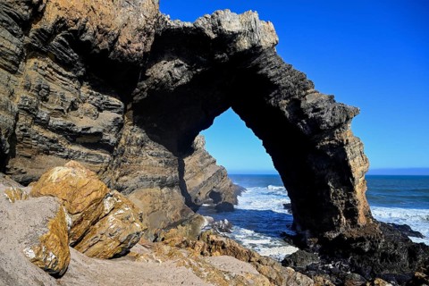 Arch rock, 55 metre high limestone arch, restricted diamond area, near Lüderitz, Karas region,