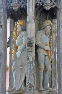Two medieval figures on the gothic market fountain Fürst, detail, market square, Rottenburg am