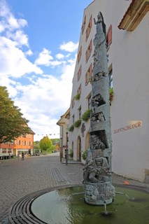 Fools' fountain, figures, tithe barn, Rottenburg am Neckar, Neckar valley, Baden-Württemberg,