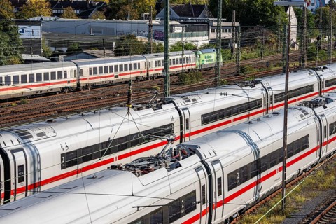 ICE trains on the railway line, IC, Intercity train, north of Düsseldorf main station, North