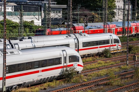 ICE trains on the railway line, IC, regional train, north of Düsseldorf main station, North