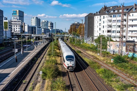 Wehrhahn railway station, railway line in Düsseldorf, along Toulouser Allee, residential area,