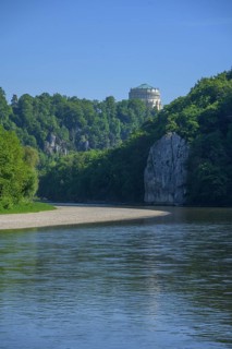 Blick zur Befreiungshalle, Schifffahrt Donaudurchbruch, Kelheim, Bayern, Deutschland