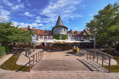 Fachwerkhäuser, Turm, Häuserzeile, Fußgängerbrücke, Holzbrücke, hölzern, Altstadt, historische