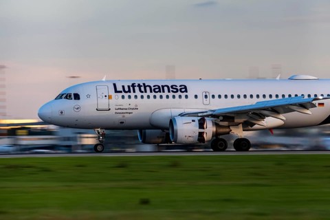 Lufthansa Airbus A220, landing at Düsseldorf Airport, North Rhine-Westphalia, Germany