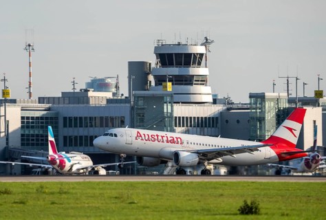 Austrian Airbus A320 lands at Düsseldorf Airport, North Rhine-Westphalia, Germany