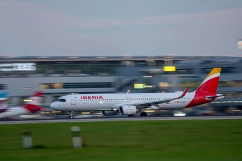 Iberia Airbus A321, after landing, at Düsseldorf Airport, North Rhine-Westphalia, Germany