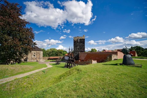 Keep, Black Tower and Staufer Imperial Palace in the Romanesque style, double chapel, castle