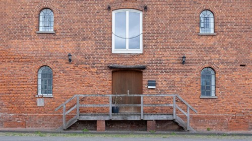 View of the façade of an old brick building, Asendorf, Diepholz district, Lower Saxony, Germany