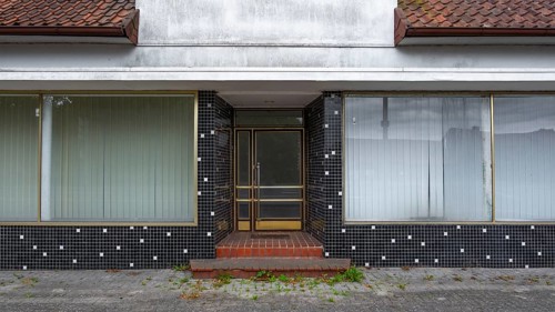 View of the entrance to a vacant shop in the style of the seventies, Wietzen, Nienburg, Lower