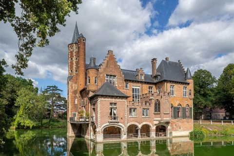 15th century neo-Gothic Wissekerke Castle, Kasteel van Wissenkerke in the village Bazel near