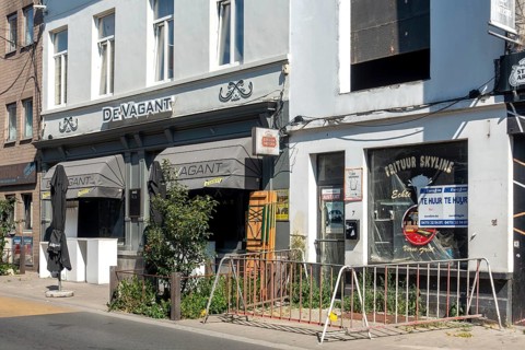 Snackbar, snack bar for rent in the Overpoortstraat, Overpoort street, nightlife district for