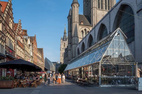 St Nicholas' church, Sint-Niklaaskerk, belfry and cafés in the alley Klein Turkije in the city