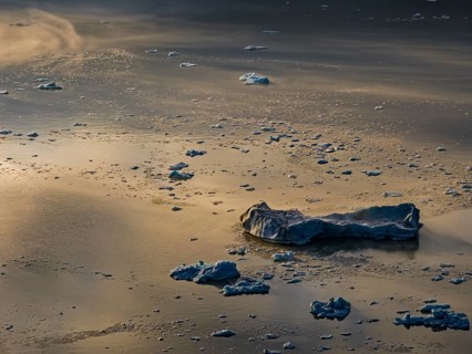 Icebergs, ice floes, glacial lake, summer, evening mood, aerial view, Fjallsjökull, Vatnajökull