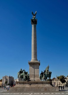 Millennium monument celebrating 1000 years of hungary, featuring archangel gabriel statue,
