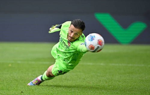 Parade Brilliant save Goalkeeper Diant Ramaj 1. FC Heidenheim 1846 FCH (41) Action Voith-Arena,