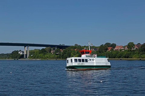 Passenger ferry Adler 1, Holtenauer Hochbrücken, Kiel Canal, Kiel, Schleswig-Holstein, Germany