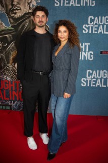Sorin Stanciu and Patricia Meeden, CAUGHT STEALING (in cinemas from 28.08.2025), exclusive