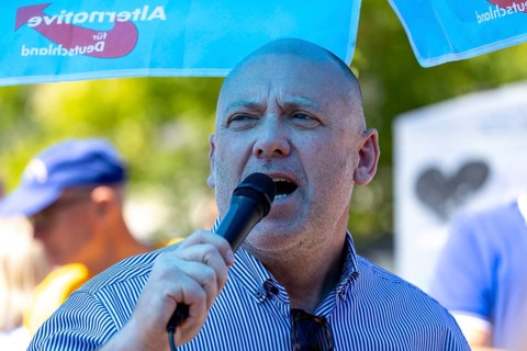 Ludwigshafen: Joachim Paul gives a speech at a rally in the Maudach district*** The election