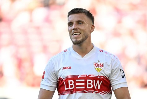 Ermedin Demirovic VfB Stuttgart (09) portrait Gesture Gesture Laughs MHPArena, MHP Arena Stuttgart,