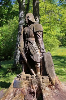 Knight of Lichtenstein, wooden sculpture sawn by Billy Tröge, artist, replica, large sculpture, for