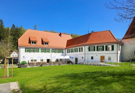 Gestütsgasthof near the stud farm and the Lauterquelle, terrace, sunshades, catering, restaurant,