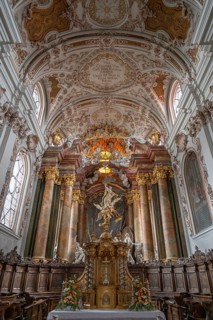 Chancel with the Assumption of Mary with the Apostles, a work by the Asam brothers built between