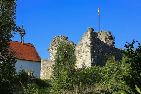 Veringen Castle, left St Peter's Chapel, ruin, remains of wall, flag, flagpole, Veringenstadt,